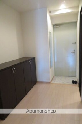 ヴィアーレ勾当台Ⅰ[1DK/42.56m2]の玄関