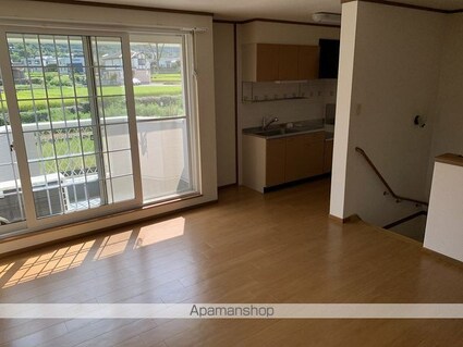 愛媛県四国中央市豊岡町長田[2LDK/58.53m2]のリビング・居間