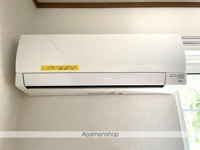 ヌゥベル アンリの内装写真