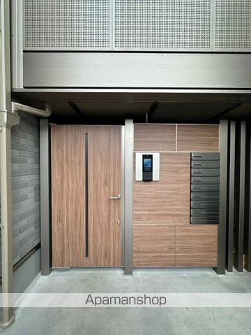KOMOREBI GARDEN中田本町Dの玄関写真