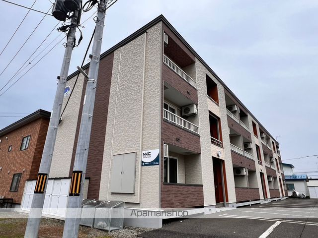 帯広市 3階建 築11年の外観写真