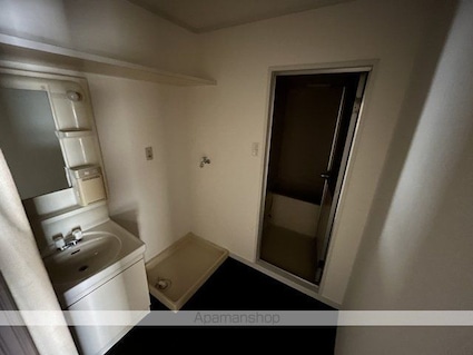 ロイヤルアネックス土居田[3LDK/63m2]の洗面所