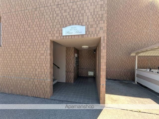 ブルーグラスの玄関写真