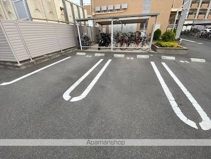 ケイマイティ[1K/32m2]の駐車場