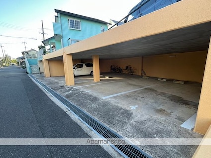 サニーコート水戸[1K/26m2]の駐車場1
