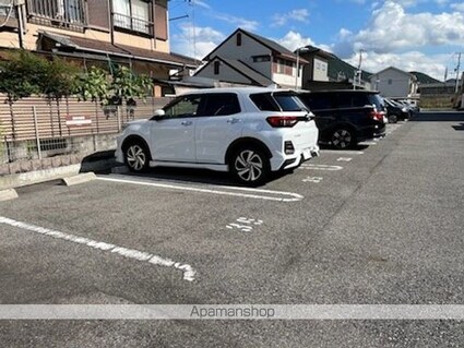 エステート　ＩＩＩ[3LDK/85.64m2]の駐車場