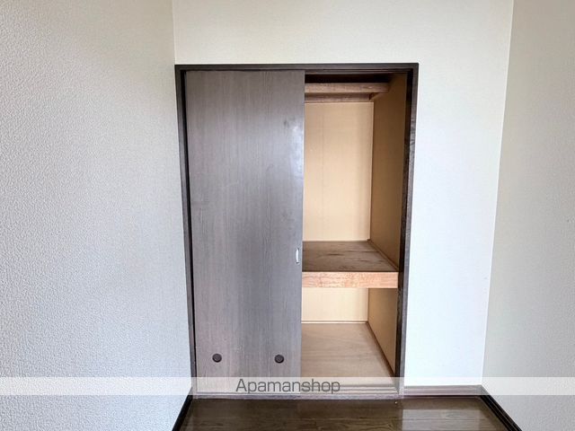 E.ARMANIの内装写真