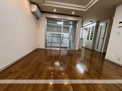 クリスタルコート[1R/27.3m2]のリビング・居間