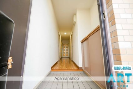 グランドール小坂[3LDK/84.4m2]の玄関