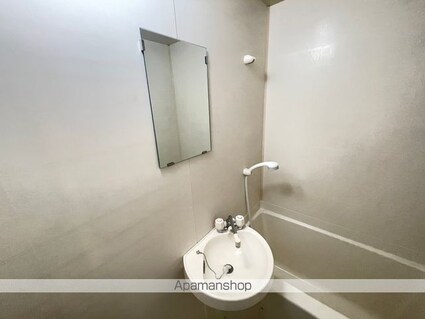 ヴェルヴィ豊岡[1R/24.66m2]の洗面所