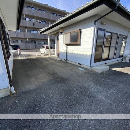 フラワーハイツ[3DK/56.2m2]の駐車場