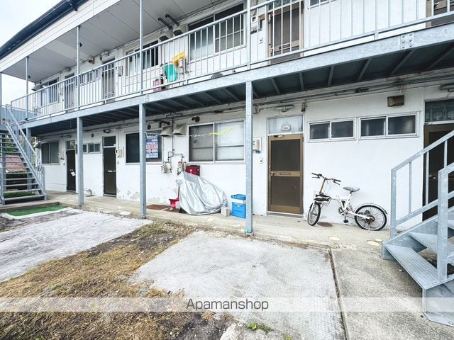マルトモアパートの玄関写真
