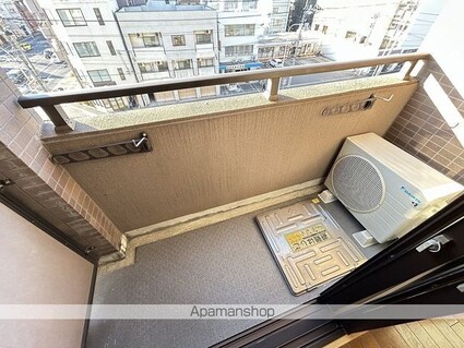 ＦＯＵＲ　ＳＥＡＳＯＮＳ　ＴＡＩーＳＨＩＮ　１ｓｔ[1K/27.62m2]のバルコニー