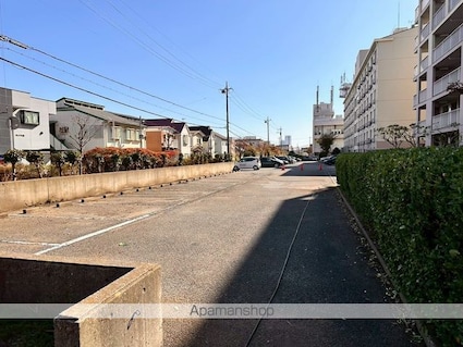 テレパレス西千葉[3LDK/87.56m2]の駐車場