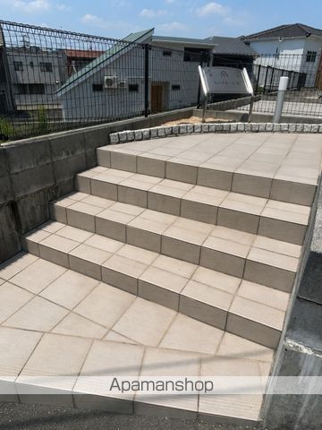 コンフォース栄の玄関写真