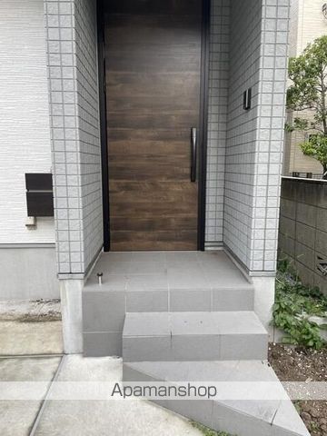 京王電鉄井の頭線 吉祥寺駅 徒歩21分 2階建 築7年の玄関写真