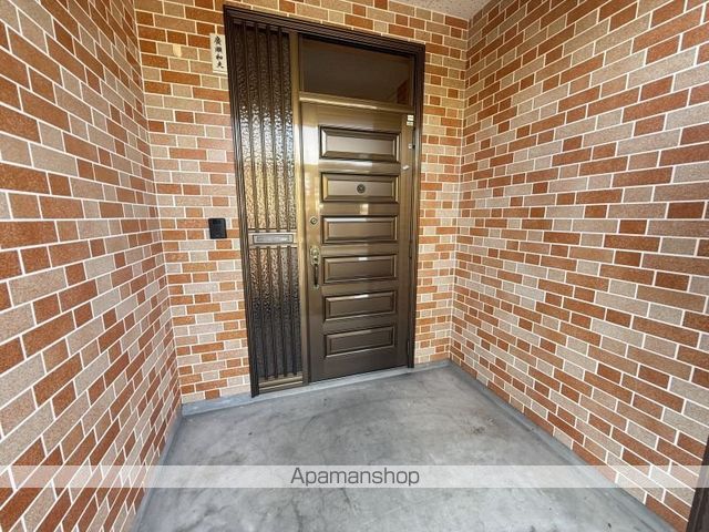 函館本線 五稜郭駅 徒歩47分 2階建 築52年の玄関写真