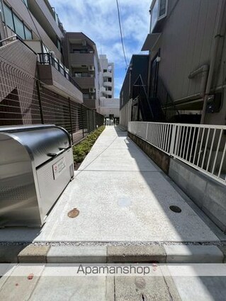 東京都中野区松が丘２丁目[3LDK/74.45m2]のエントランス