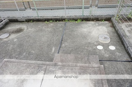 ピアチェーレＫ　Ｃ棟[1R/29m2]のバルコニー