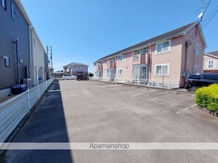 ピュアハイツ三町２　Ｂ棟[2DK/44.34m2]の駐車場