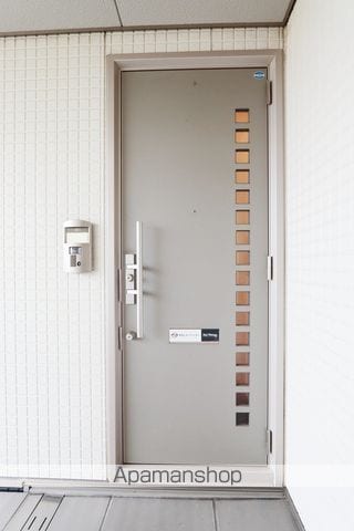 シャーメゾンツインズ A棟の玄関写真