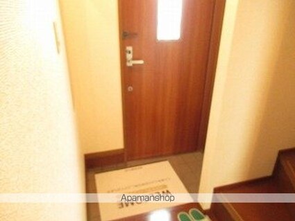 リビングタウン不来方　Ｄ[2LDK/65.21m2]の玄関