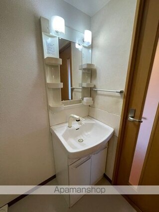 マンションティアラ[2LDK/56.7m2]の洗面所