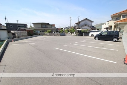 エクイティ神村[2LDK/55.68m2]の駐車場