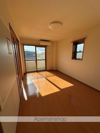 Ｖｉｌｌａ　ｃａｍｅｌｉａ[2LDK/56.29m2]のリビング・居間