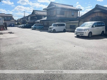 プリムローズ壱番館[1R/26.49m2]の駐車場