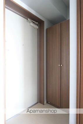 アーバン山越[1R/43.01m2]の玄関