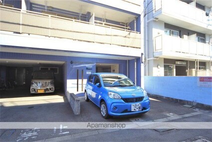 ＭＡＲＩＮＥ　ＨＯＵＳＥ[1K/23.79m2]の駐車場