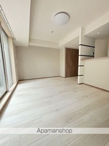 エクセルシオール目黒三田の内装写真