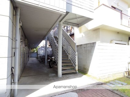 東京都三鷹市下連雀２丁目[1R/16.5m2]のエントランス