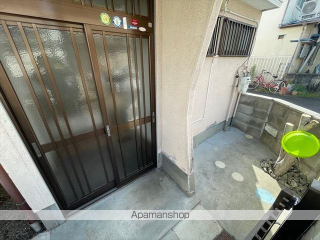 近鉄京都線 富野荘駅 徒歩3分 2階建 築56年の玄関写真