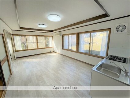 松川戸建[7SLDK/202.44m2]の内装10
