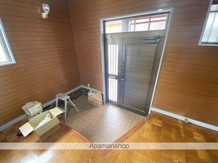 江尻ヶ丘町戸建１７６[5DK/105.16m2]の玄関