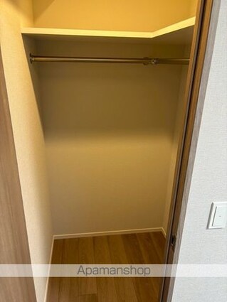 クレストコート中野富士見町[2LDK/50.12m2]の収納