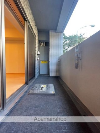 東京都中野区新井２丁目[1R/36.94m2]のバルコニー