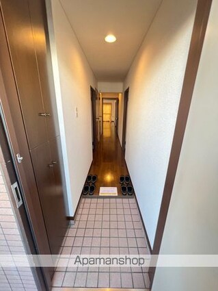 ロイヤルパレス[4LDK/101.63m2]の玄関