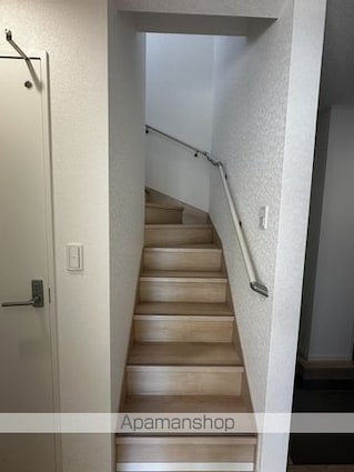 大槻町貸家（仁池向）[4LDK/175.06m2]の共用部1