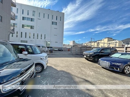 ゆたかビル[3LDK/80m2]の駐車場2