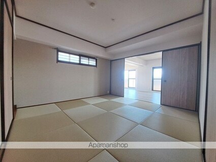 ロイヤルメゾン岩崎町[3LDK/98.64m2]の内装7