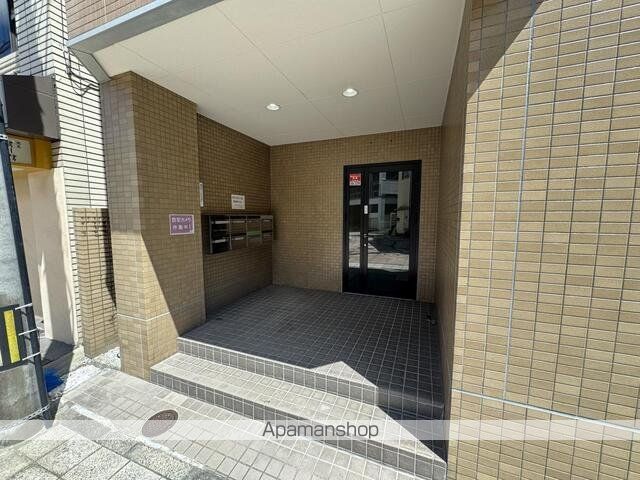 アーバン高塚橘通ビルの玄関写真