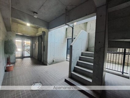 メルシーコート湊町[1K/30.4m2]の共用部1