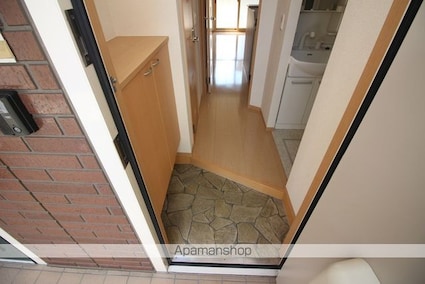 青森県青森市里見２丁目[1LDK/31.38m2]の玄関