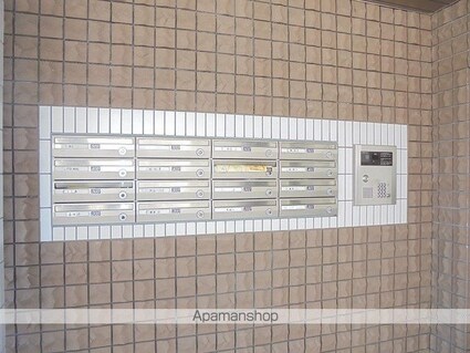 ヴィラコートＳＥＩ[3LDK/78.72m2]のエントランス