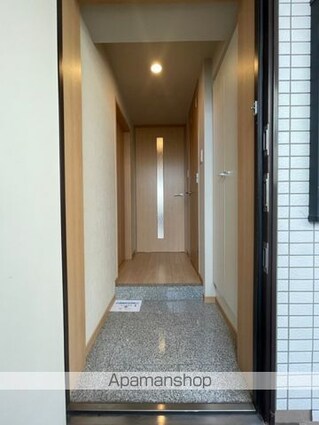 東京都中野区新井２丁目[1R/36.94m2]の玄関