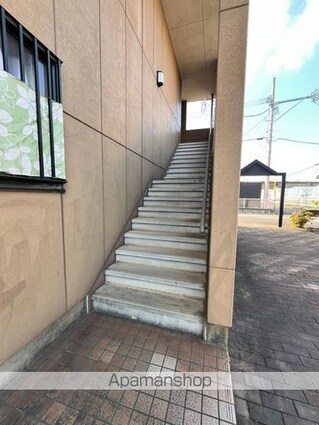 ロイヤルハイツ[1LDK/41.04m2]のエントランス