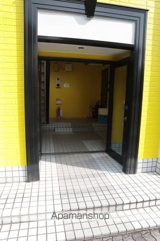 フレンドコーポ B棟の玄関写真